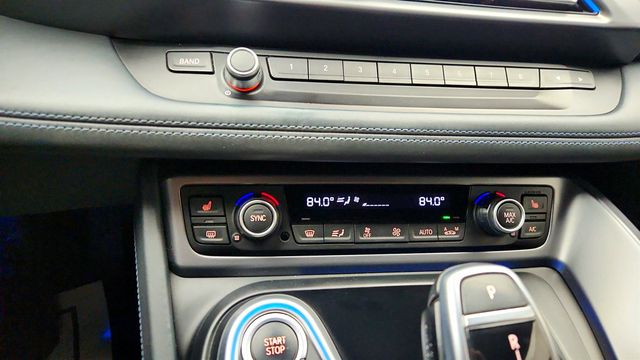 2015 BMW i8  - 23000730 - 19