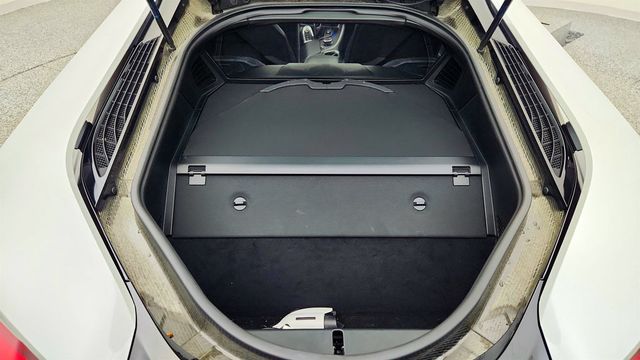 2015 BMW i8  - 23000730 - 24