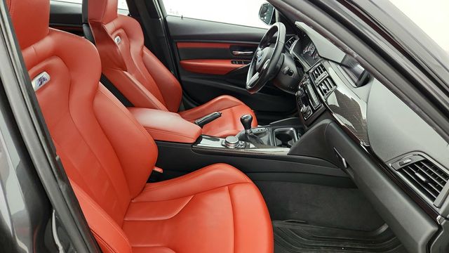 2015 BMW M3 w/ Executive & Lighting Pkgs + 19'' Wheels & Adaptive Suspension - 22949191 - 23