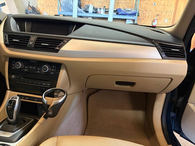 2015 BMW X1 2015 BMW X1 - 22981814 - 26