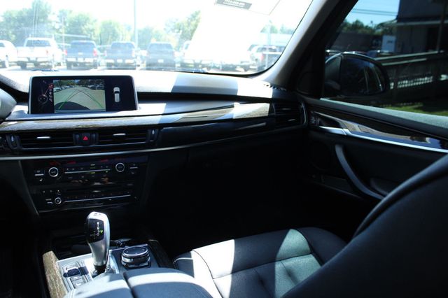 2015 BMW X5 xDrive35i - 23069945 - 16