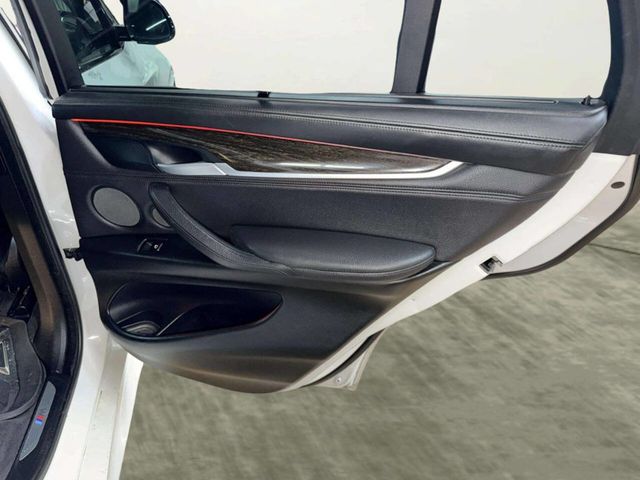 2015 BMW X5 xDrive50i - 23006804 - 28