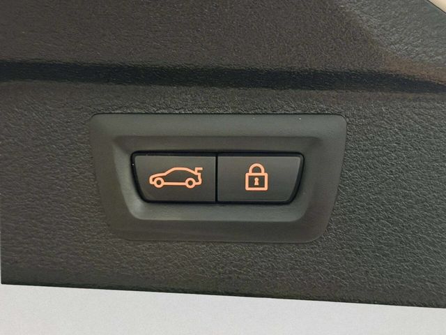 2015 BMW X5 xDrive50i - 23006804 - 7