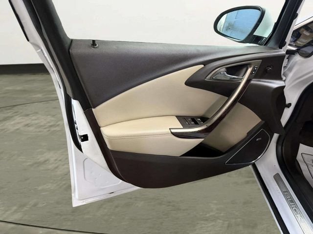 2015 Buick Verano 4dr Sedan Leather Group - 22998519 - 12