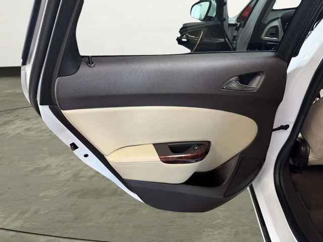 2015 Buick Verano 4dr Sedan Leather Group - 22998519 - 17