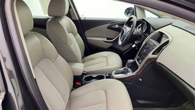 2015 Buick Verano 4dr Sedan w/ Comfort Pkg & 18'' Alloy Wheels - 23101458 - 22