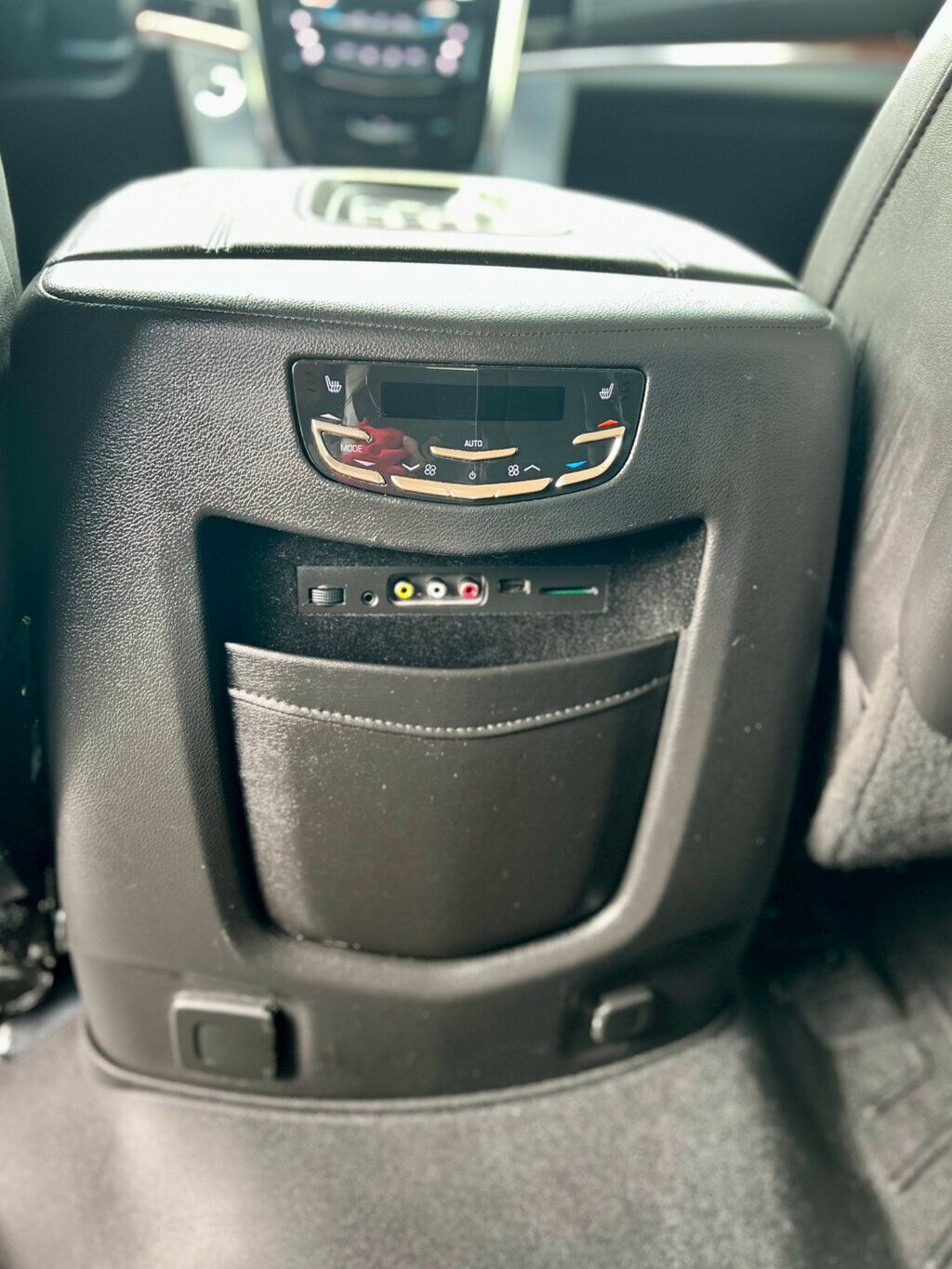 2015 Cadillac Escalade 2WD 4dr Premium - 22959215 - 17