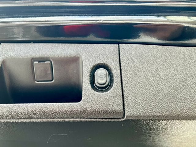 2015 Cadillac Escalade 2WD 4dr Premium - 22959215 - 8