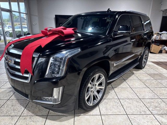 2015 Cadillac Escalade Luxury photo 2