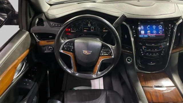 2015 Cadillac Escalade 4WD 4dr Luxury - 23011816 - 14