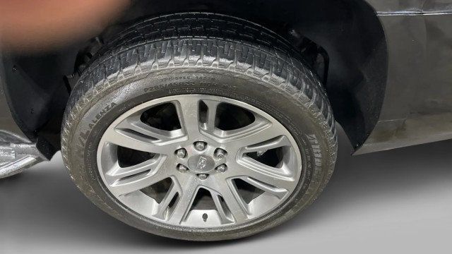 2015 Cadillac Escalade 4WD 4dr Luxury - 23011816 - 22