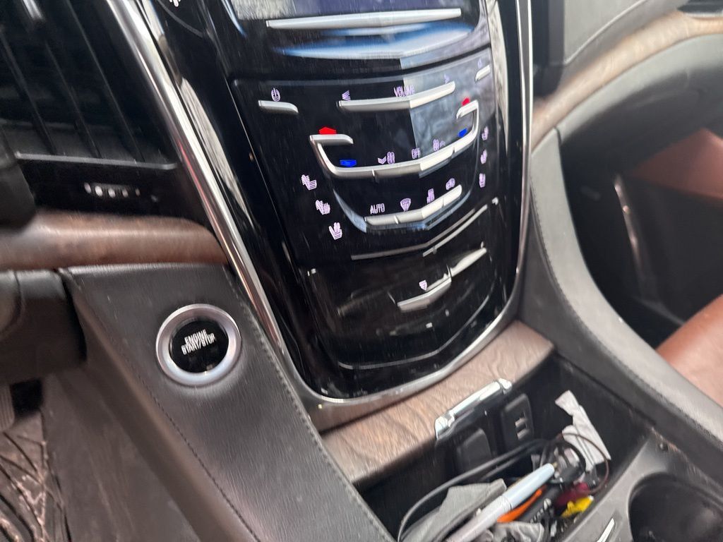 2015 Cadillac Escalade 4WD 4dr Luxury - 22997528 - 12