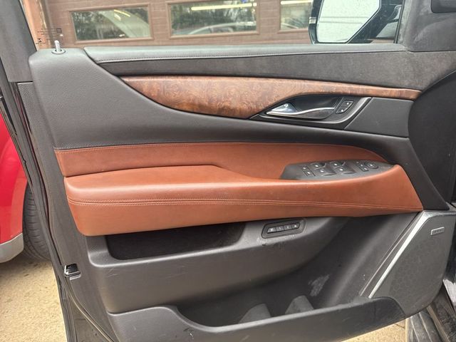 2015 Cadillac Escalade 4WD 4dr Luxury - 22997528 - 7