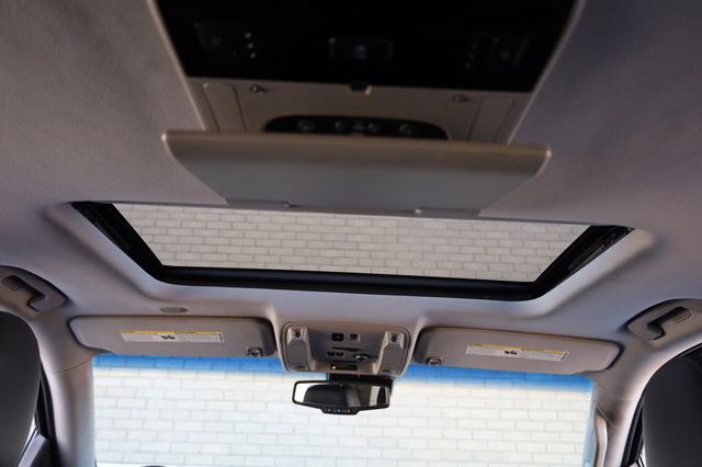 2015 Cadillac Escalade 4WD 4dr Luxury - 22877786 - 35