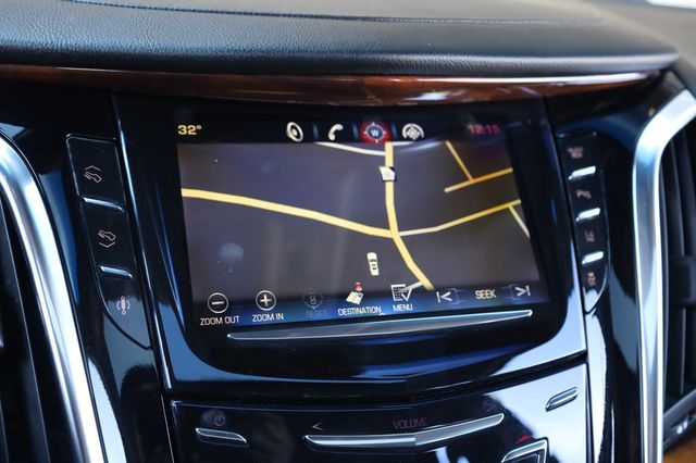 2015 Cadillac Escalade 4WD 4dr Luxury - 22877786 - 38