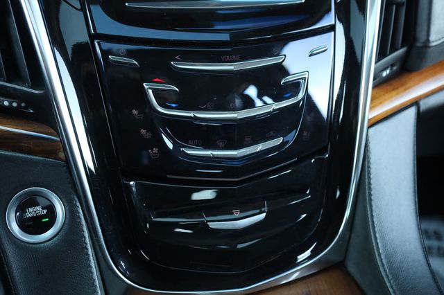 2015 Cadillac Escalade 4WD 4dr Luxury - 22877786 - 40