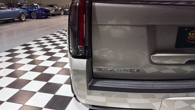 2015 Cadillac Escalade 4WD 4dr Luxury - 22967023 - 16