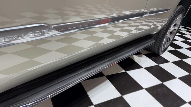 2015 Cadillac Escalade 4WD 4dr Luxury - 22967023 - 27