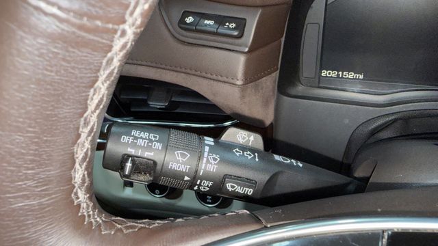 2015 Cadillac Escalade 4WD 4dr Luxury - 22967023 - 94