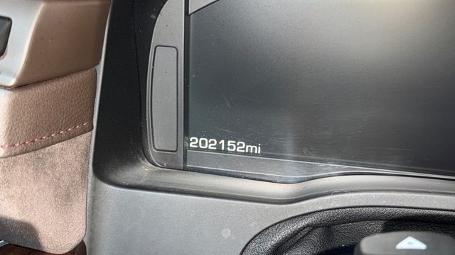 2015 Cadillac Escalade 4WD 4dr Luxury - 22967023 - 95