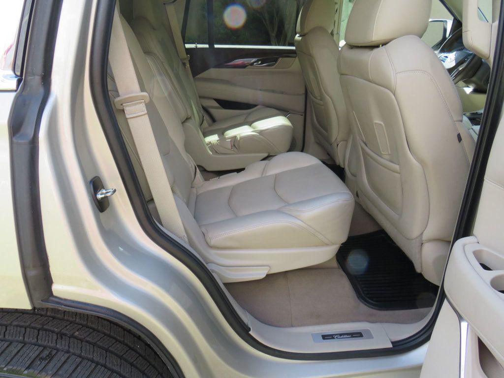 2015 Cadillac Escalade 4WD 4dr Luxury - 22828736 - 10