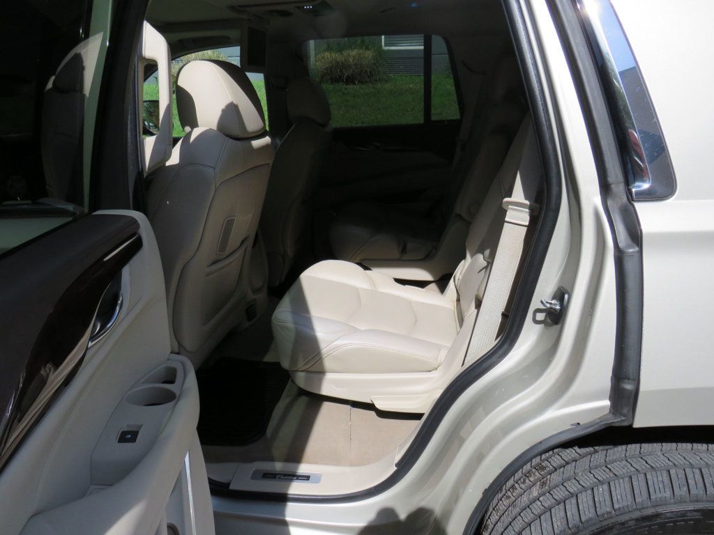 2015 Cadillac Escalade 4WD 4dr Luxury - 22828736 - 14