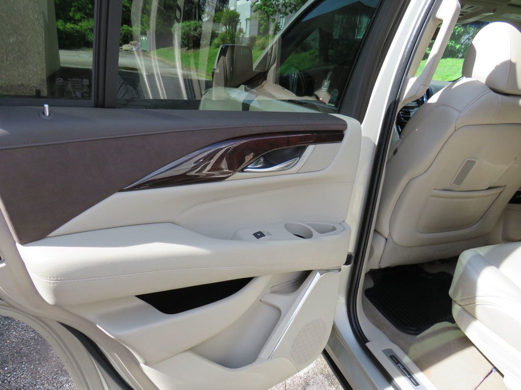 2015 Cadillac Escalade 4WD 4dr Luxury - 22828736 - 15