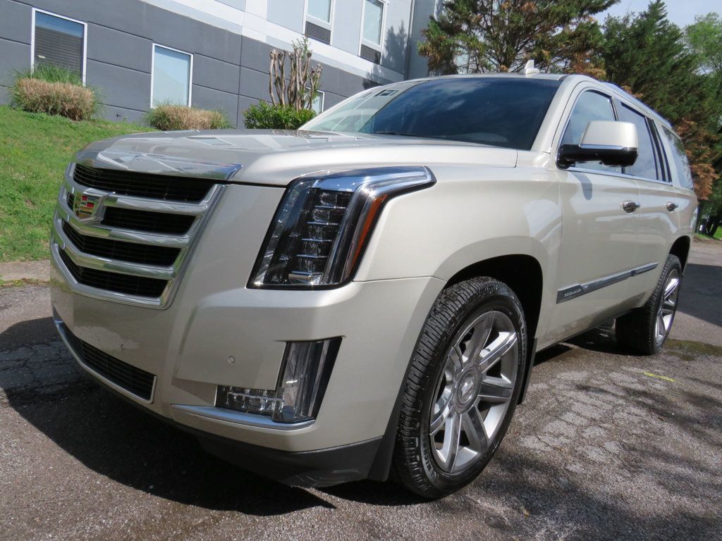2015 Cadillac Escalade Luxury photo 2