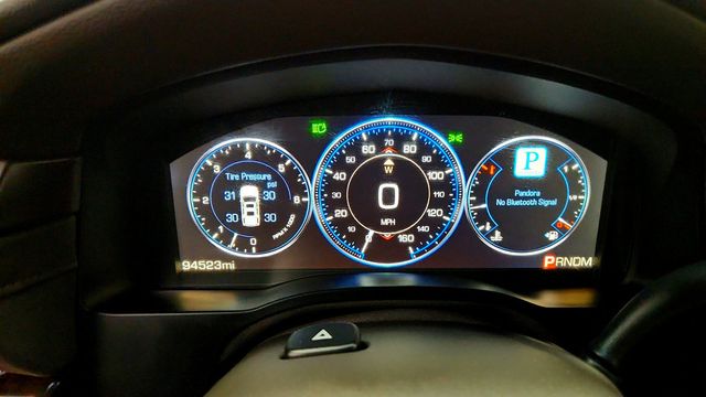 2015 Cadillac Escalade 4WD 4dr Luxury w/ Rear Entertainment System & 22'' Wheels - 23020893 - 14