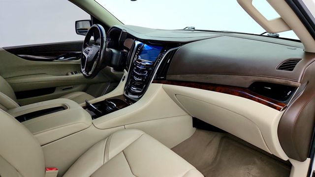 2015 Cadillac Escalade 4WD 4dr Luxury w/ Rear Entertainment System & 22'' Wheels - 23020893 - 28