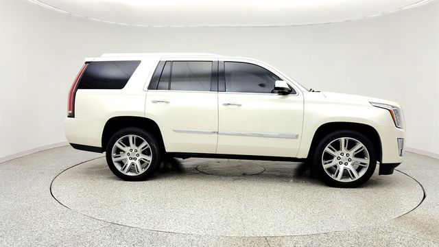 2015 Cadillac Escalade 4WD 4dr Luxury w/ Rear Entertainment System & 22'' Wheels - 23020893 - 3