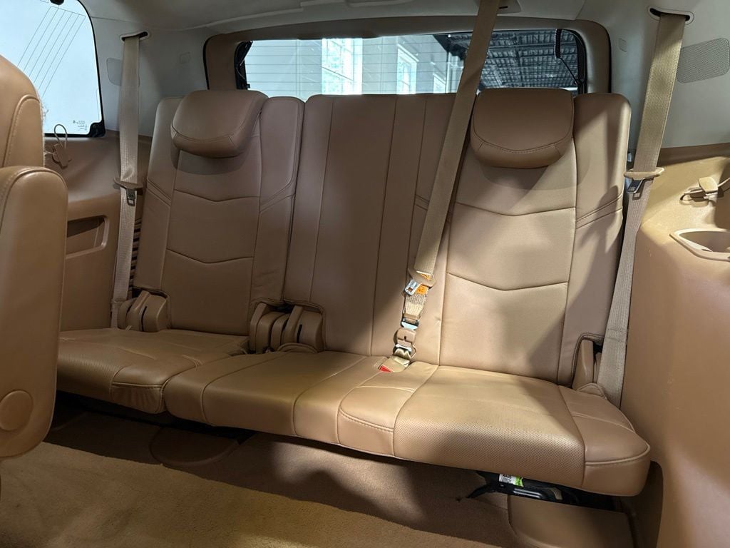 2015 Cadillac Escalade 4WD 4dr Platinum - 23057950 - 28