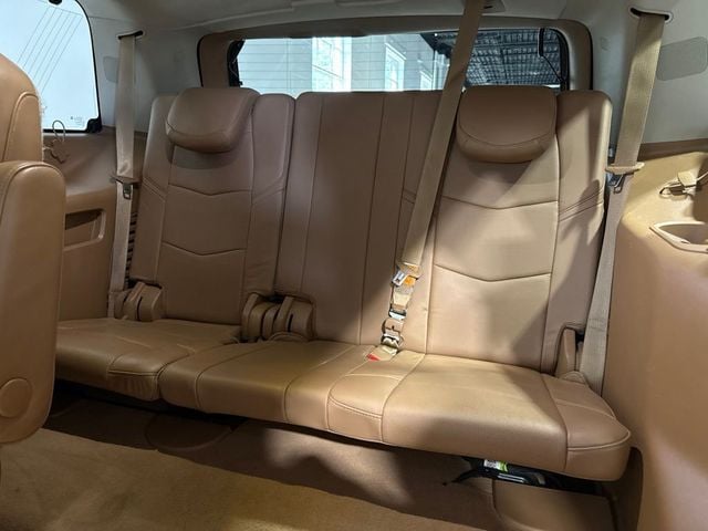 2015 Cadillac Escalade 4WD 4dr Platinum - 23057950 - 28