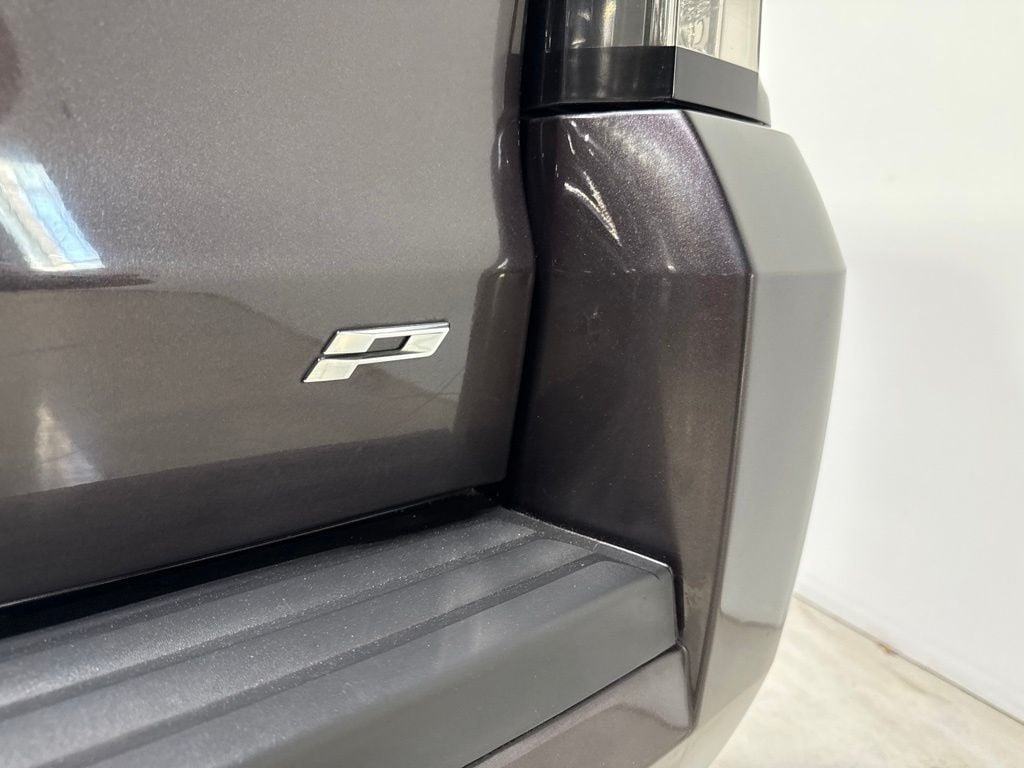 2015 Cadillac Escalade 4WD 4dr Platinum - 23057950 - 6