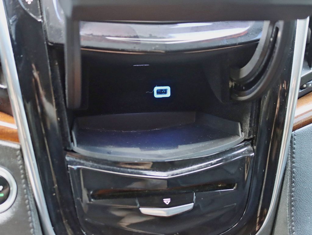 2015 Cadillac Escalade Premium photo 18