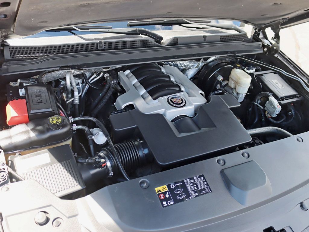 2015 Cadillac Escalade Premium photo 32