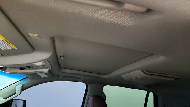 2015 Cadillac Escalade 4WD 4dr Premium w/ Full Leather Seating & Power Running Boards - 23006829 - 10