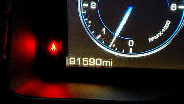 2015 Cadillac Escalade 4WD 4dr Premium w/ Full Leather Seating & Power Running Boards - 23006829 - 17