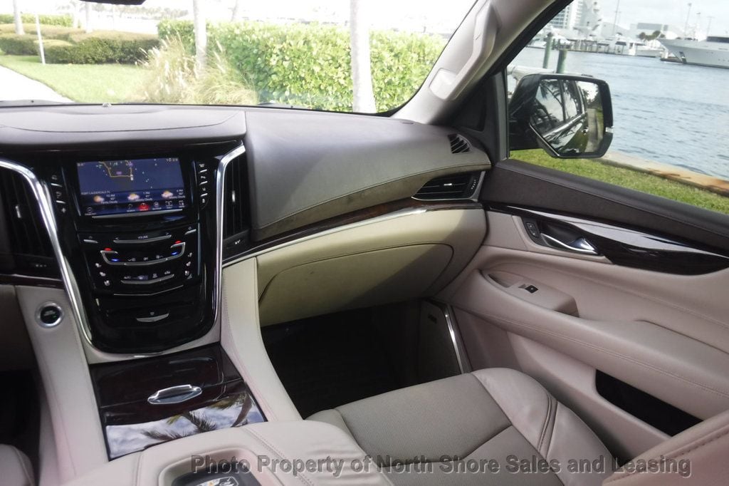 2015 Cadillac Escalade Luxury 4X4 - 22221285 - 8
