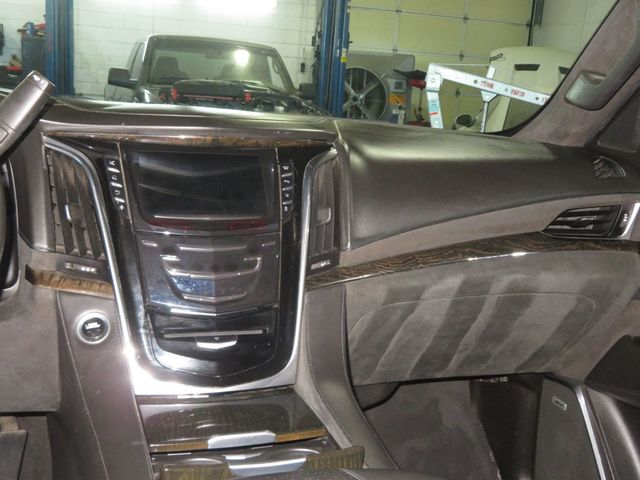 2015 Cadillac Escalade PLATINUM ESCALADE 4X4 EXTRA CLEAN THIRD ROW SEAT  - 23036227 - 38