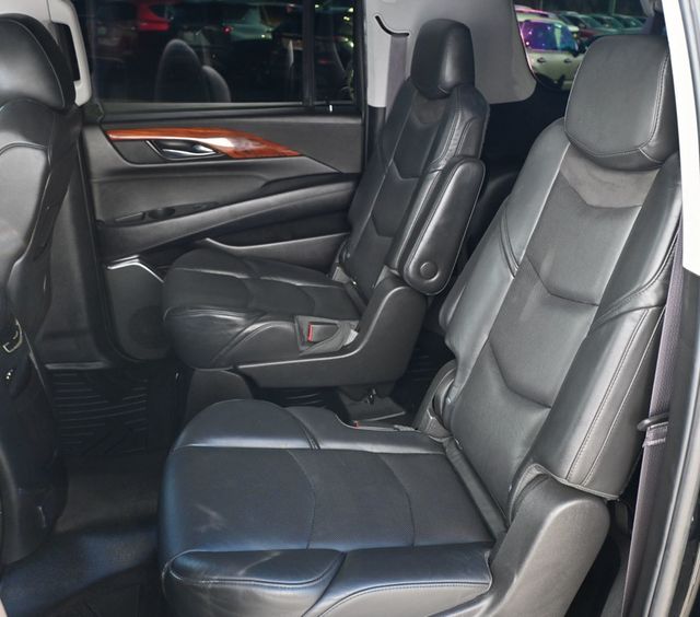 2015 Cadillac Escalade ESV 4WD 4dr Luxury - 22958479 - 14