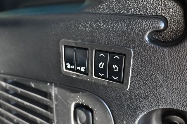 2015 Cadillac Escalade ESV 4WD 4dr Luxury - 22958479 - 19