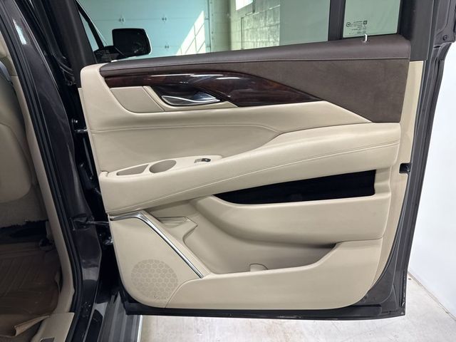 2015 Cadillac Escalade ESV 4WD 4dr Luxury - 22991423 - 48