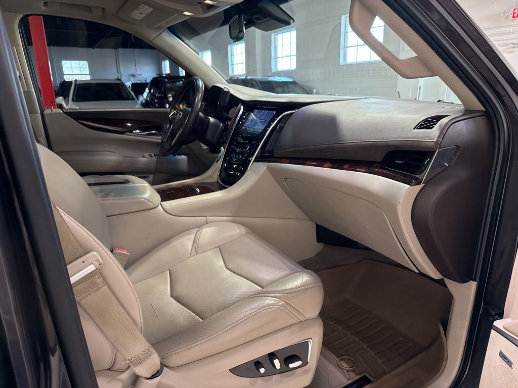 2015 Cadillac Escalade ESV 4WD 4dr Luxury - 22991423 - 50