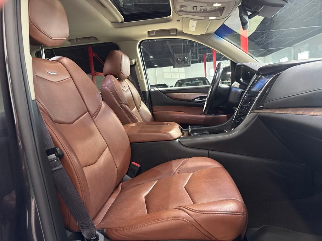 2015 Cadillac Escalade ESV 4WD 4dr Luxury - 23048611 - 33