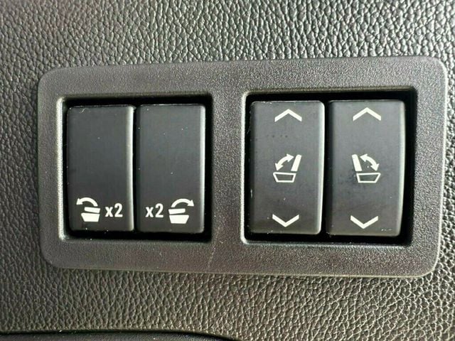 2015 Cadillac Escalade ESV 4WD 4dr Luxury - 23058094 - 37