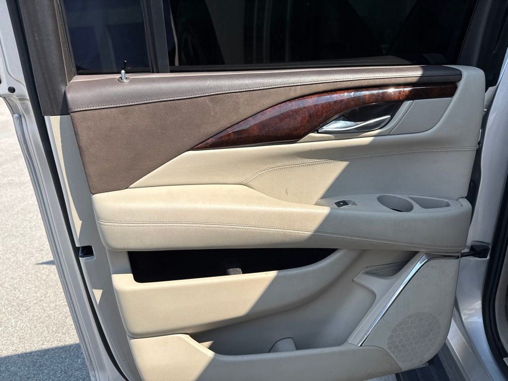 2015 Cadillac Escalade ESV 4WD 4dr Premium - 23059730 - 16