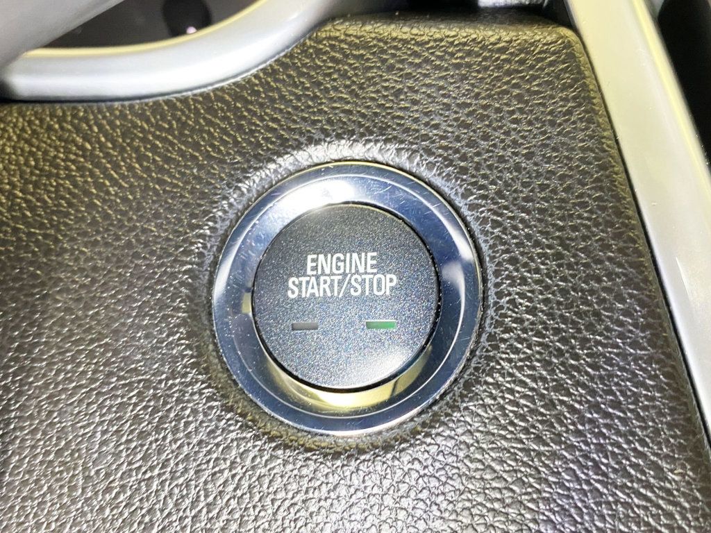 2015 Cadillac SRX AWD 4dr Performance Collection - 22923034 - 30