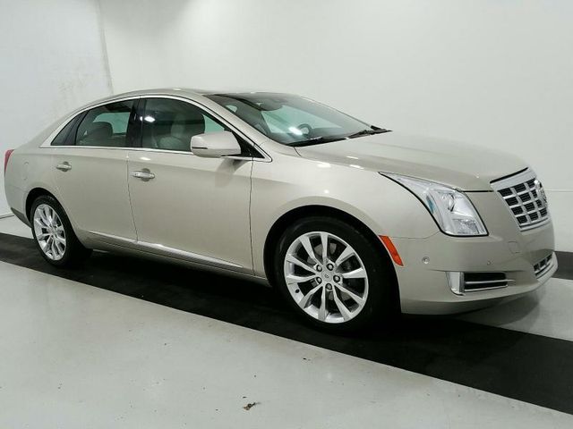 2015 Cadillac XTS 4dr Sedan Luxury FWD - 15400135 - 1