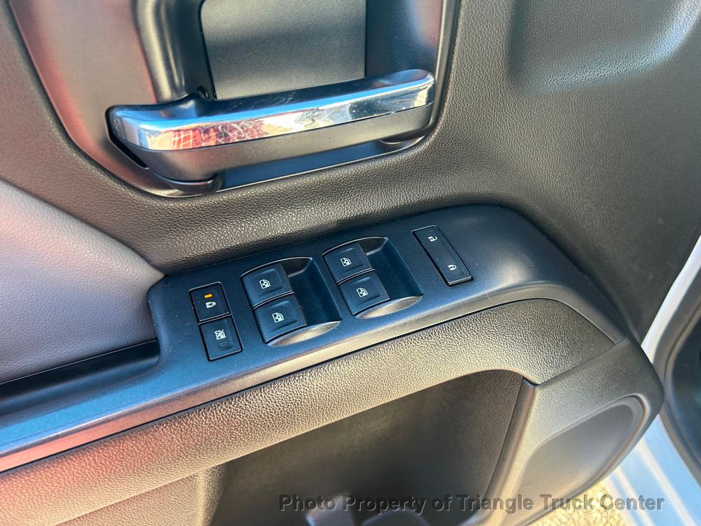 2015 Chevrolet 2500HD DURAMAX UTILITY CREW CAB 4x4 SUPER CLEAN! +LOOK INSIDE UTILITY BOXES! WOW!  SUPER CLEAN UNIT! - 22108613 - 17